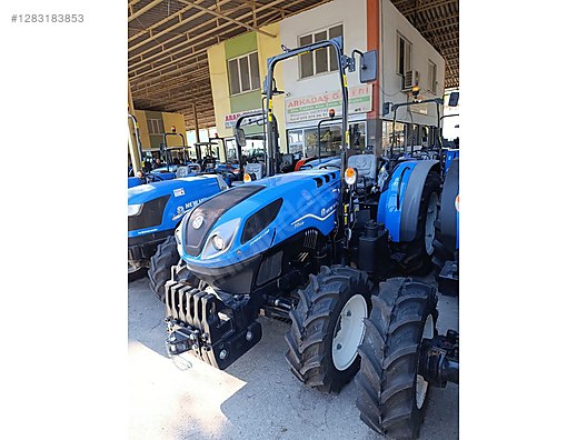 Machinery / Agricultural Machines / Tractors / New Holland / T4.90B