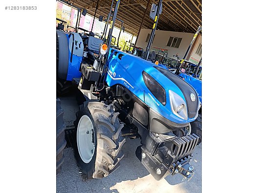 Machinery / Agricultural Machines / Tractors / New Holland / T4.90B