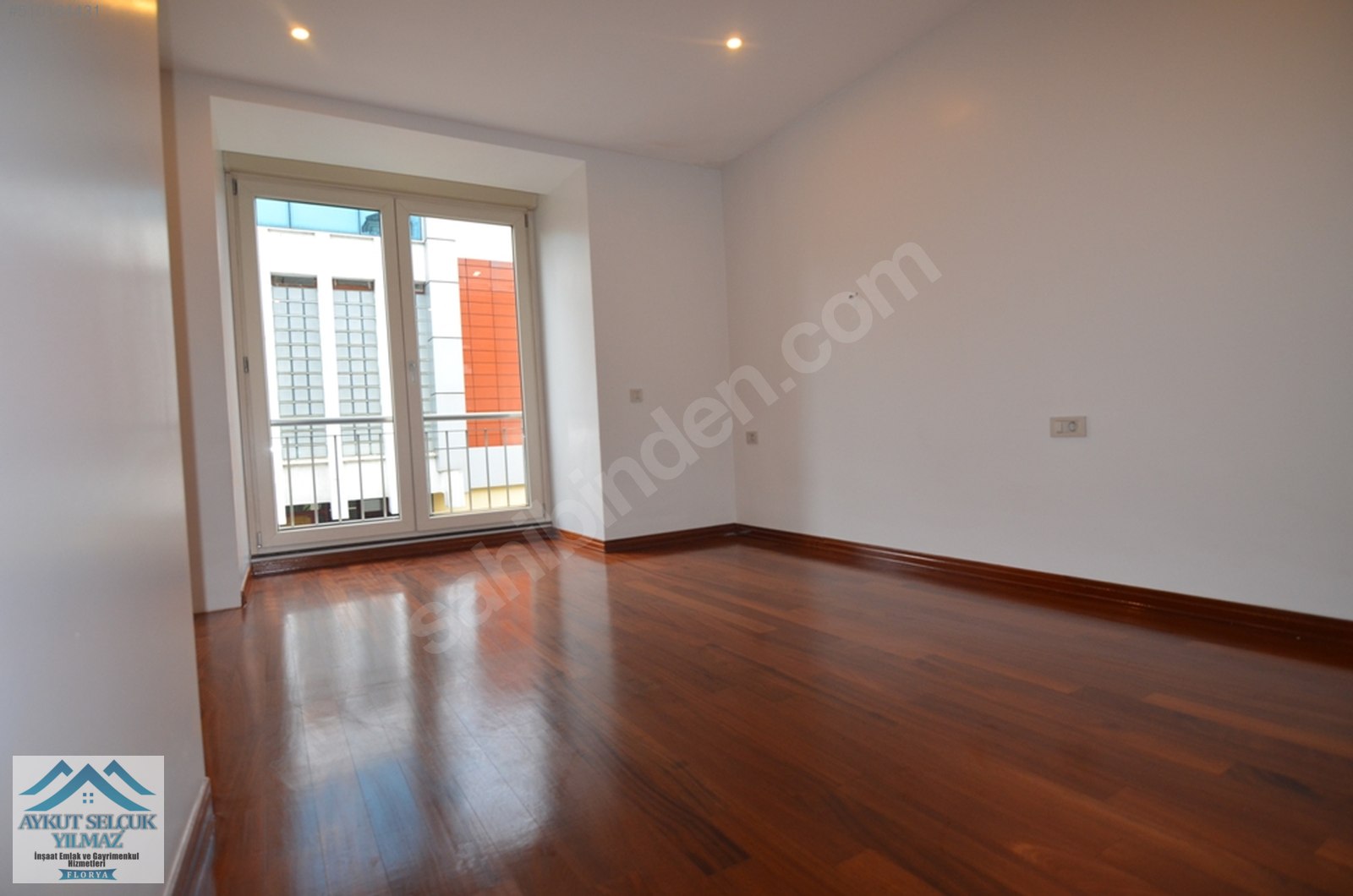 FLORYA�NIN EN GENİŞ BÖLGESİNDE HAVUZLU 6+1 450M2 MÜSTAKİL Satılık
