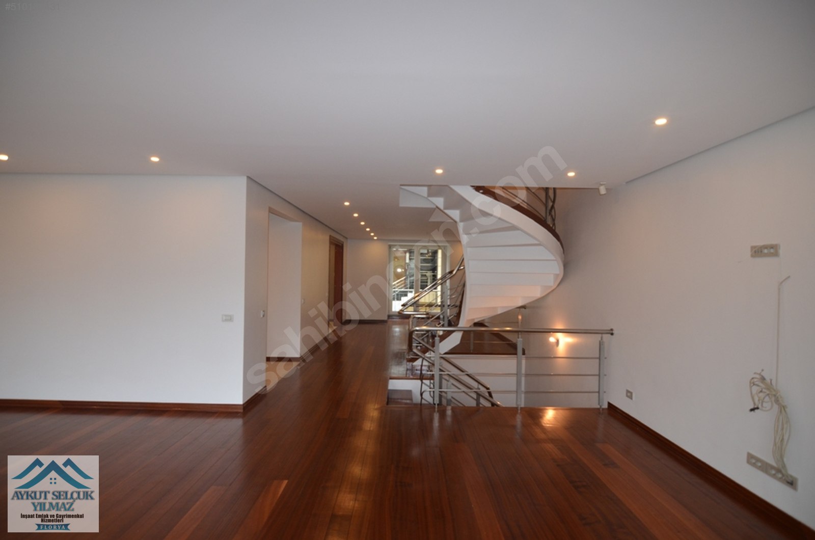 FLORYA�NIN EN GENİŞ BÖLGESİNDE HAVUZLU 6+1 450M2 MÜSTAKİL Satılık