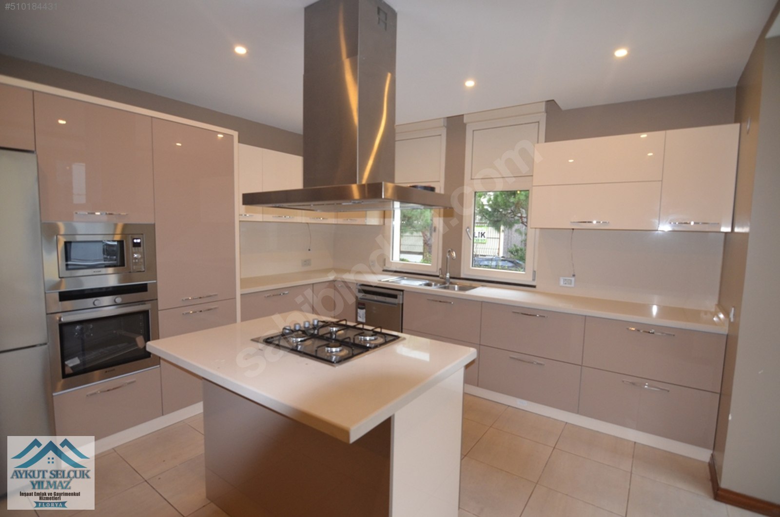 FLORYA�NIN EN GENİŞ BÖLGESİNDE HAVUZLU 6+1 450M2 MÜSTAKİL Satılık