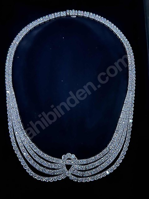 Naturel pirlanta kolye