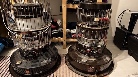 2 adet Gazyağı Sobası