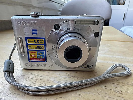 SONY こわい Cyber-shot DSC-W30 6.0メガピクセル SONY こわい Cyber-shot DSC-W30 6.0メガピクセル