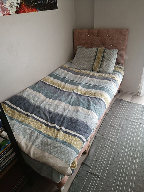 Genç çocuk yatağı