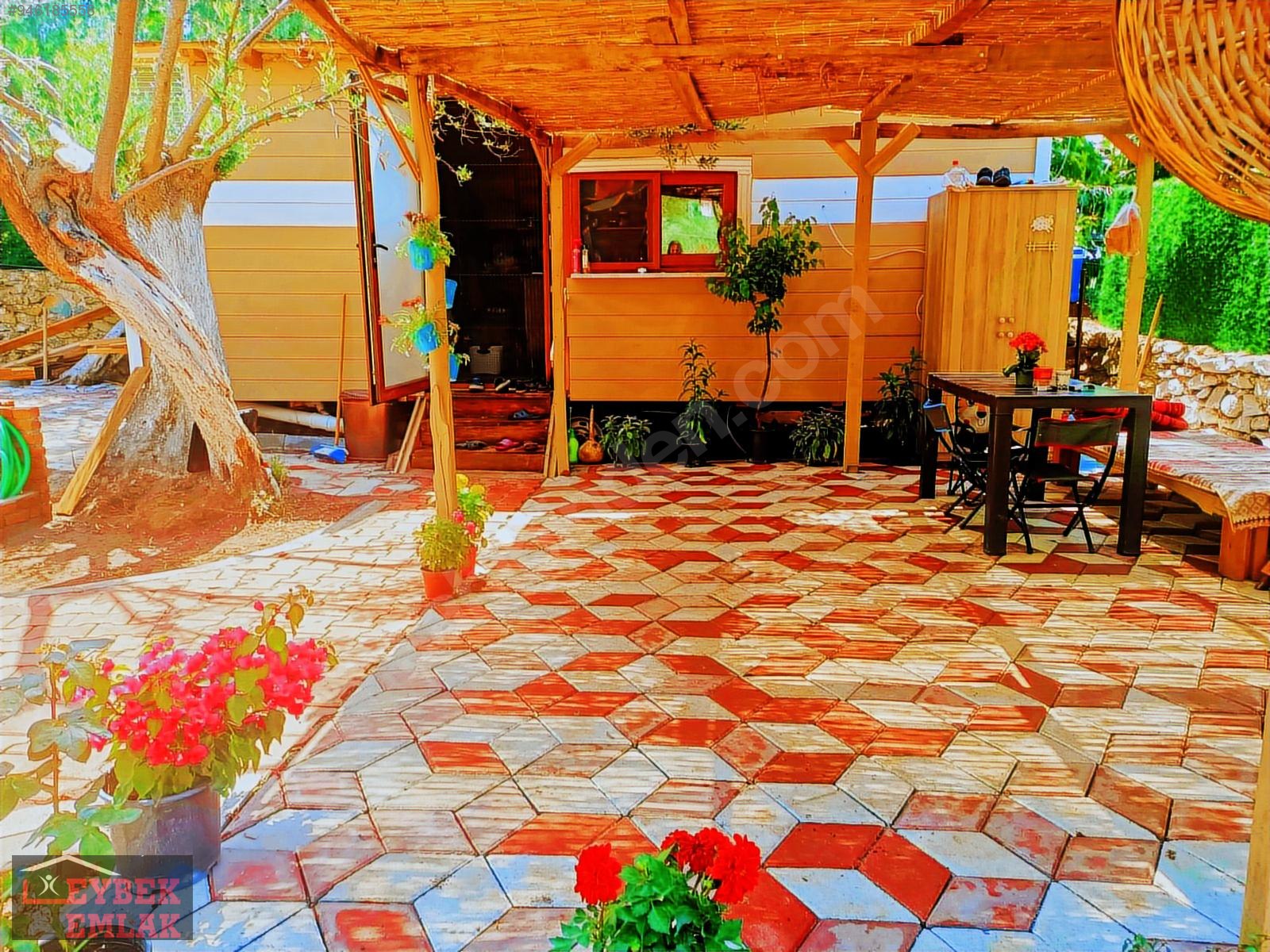 EYBEKTEN KIZILKEÇİLİ�DE ELEKTRİK+BUNGALOW EV OLAN HOBİ BAHÇESİ