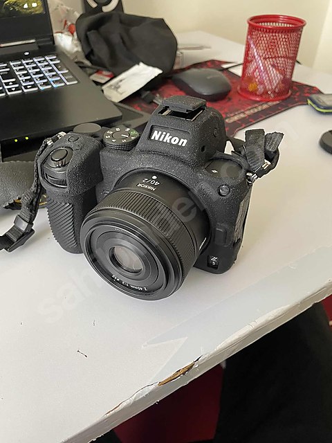 Nikon z5 - nikon 40 mm f2 lens
