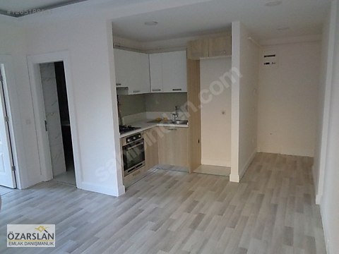 Sefaköy'de Site İçi 1+1 55 m2 Temiz Boş Daire_Özarslan