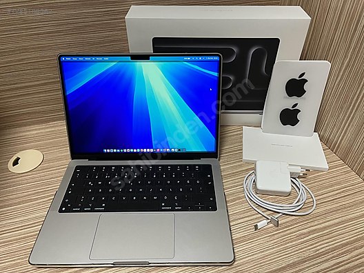 MacBook本体 Apple MacBook pro Apple Mneh3Tu/A MackBook Pro 13 inch M2 Chip with 8 core CPU and