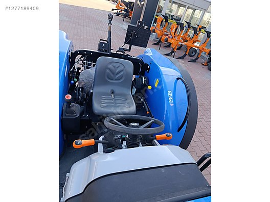 Machinery / Agricultural Machines / Tractors / New Holland / T3.75B