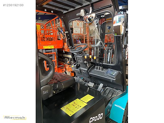 Machinery / Industrial / Carrying & Stacking Equipment / Forklifts / For Sale / Vmax