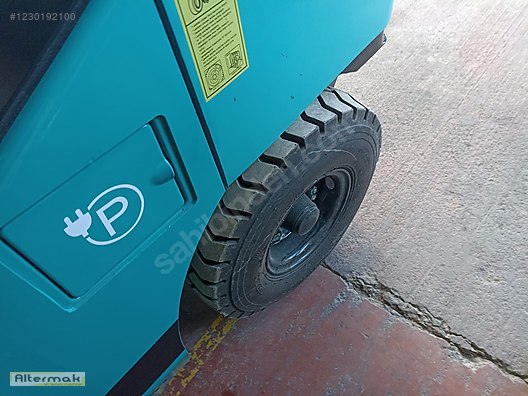 Machinery / Industrial / Carrying & Stacking Equipment / Forklifts / For Sale / Vmax