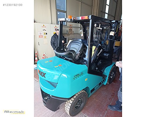 Machinery / Industrial / Carrying & Stacking Equipment / Forklifts / For Sale / Vmax