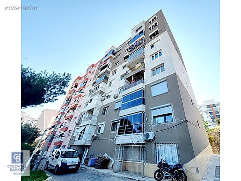 İZMİR ÇİĞLİ EGEKENT'TE MUHTEŞEM MANZARALI ARAKAT BÜYÜK 3+1 DAİRE