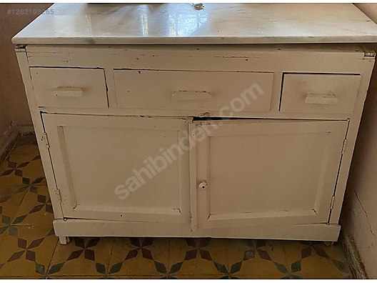 Used & Brand New Items / Antique / Furniture / Den & Living Room / Antique Cupboard