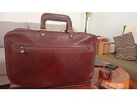 Deri evrak çantası