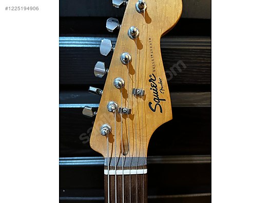 Squier Elektro Gitar
