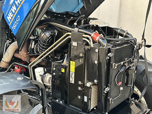 Machinery / Agricultural Machines / Tractors / New Holland / T6050