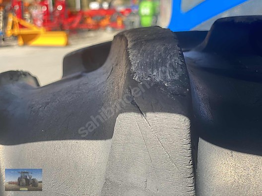 Machinery / Agricultural Machines / Tractors / New Holland / TR5.115