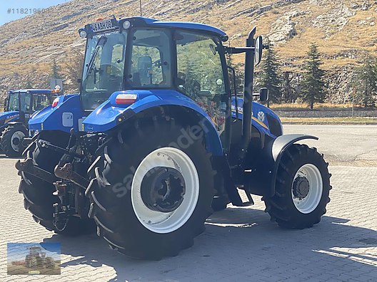Machinery / Agricultural Machines / Tractors / New Holland / TR5.115