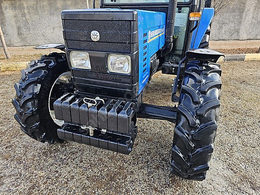 Machinery / Agricultural Machines / Tractors / New Holland / 75-56s