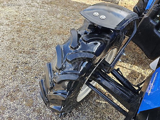 Machinery / Agricultural Machines / Tractors / New Holland / 75-56s