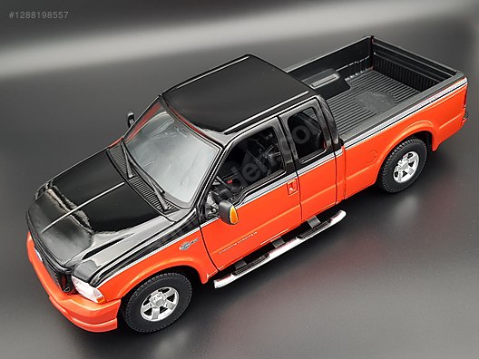 Maisto Diecast Model 1:18 Ford Araba - 1288198557