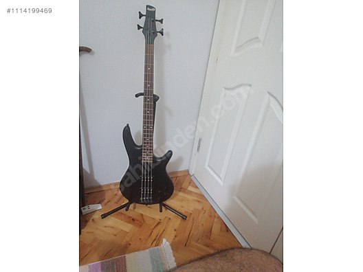 Ibanez gsr200 store used