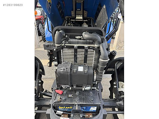 Machinery / Agricultural Machines / Tractors / New Holland / TR5.100