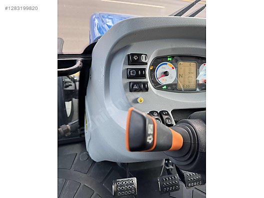 Machinery / Agricultural Machines / Tractors / New Holland / TR5.100