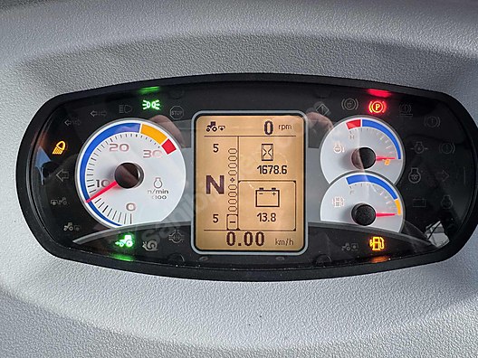 Machinery / Agricultural Machines / Tractors / New Holland / TR5.100