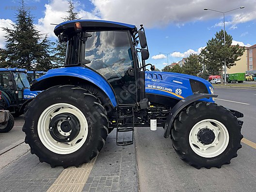Machinery / Agricultural Machines / Tractors / New Holland / TR5.100