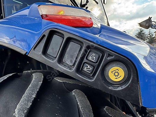 Machinery / Agricultural Machines / Tractors / New Holland / TR5.100