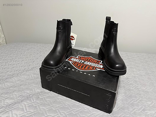 Used & Brand New Items / Clothing & Accessories / Women / Shoes / Boots