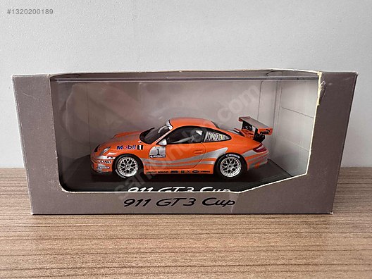 Minichamps Diecast Model 1:43 Porsche Araba - 1320200189