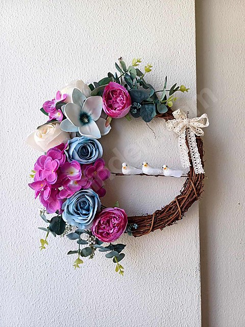 Ortanca turkuaz-mor kapı süsü, çelenk kapı süsü