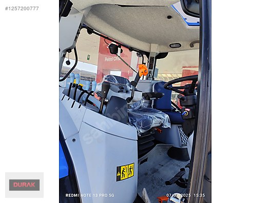 Machinery / Agricultural Machines / Tractors / New Holland / TR6.135S