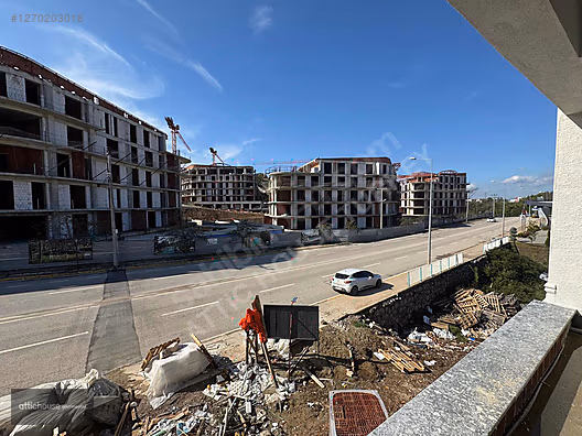 Attichouse'tan Satılık Cadde Üzerinde 1+1 Ara Kat Daire #1270203018