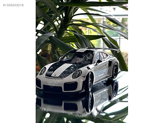 Autoart Diecast Model 1:18 Porsche Araba - 1326203218