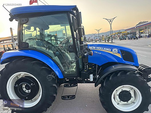 Machinery / Agricultural Machines / Tractors / New Holland / T4.70S