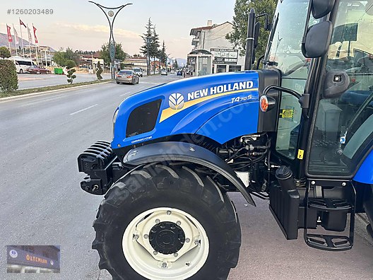 Machinery / Agricultural Machines / Tractors / New Holland / T4.70S