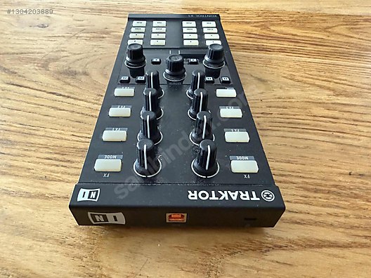 Native Instruments Traktor Kontrol X1 Mk2 - Kutulu / Full İçerik