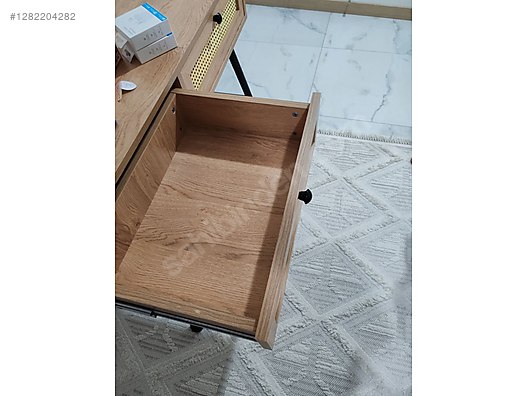 Used & Brand New Items / Home Decor / Furniture / Child & Teen Room / Work Table