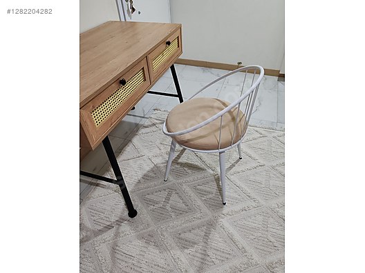 Used & Brand New Items / Home Decor / Furniture / Child & Teen Room / Work Table