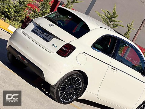 Vasıta / Otomobil / Fiat / 500 Ailesi / 500E / La Prima