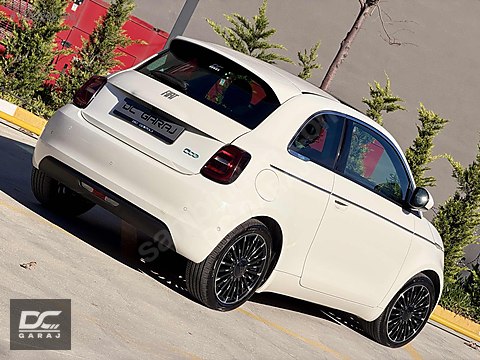 Vasıta / Otomobil / Fiat / 500 Ailesi / 500E / La Prima