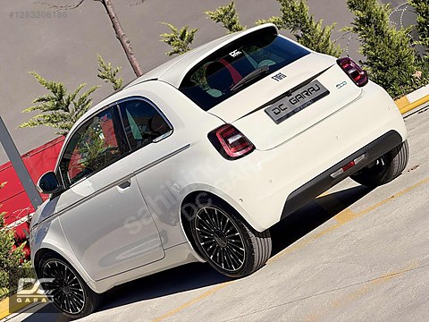 Vasıta / Otomobil / Fiat / 500 Ailesi / 500E / La Prima