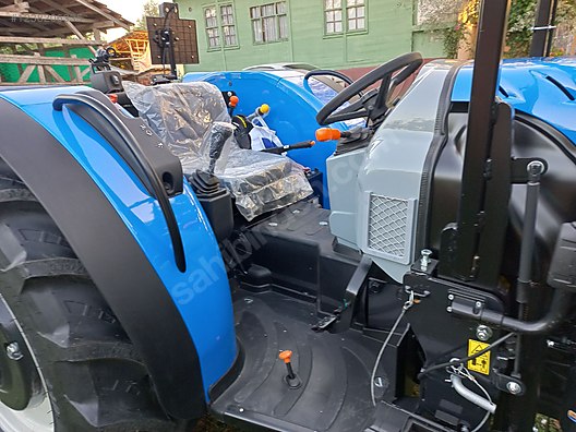 İş Makineleri & Sanayi / Tarım Makineleri / Traktör / New Holland / T3.70B