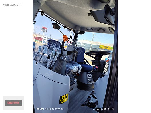 Machinery / Agricultural Machines / Tractors / New Holland / TR6.125S