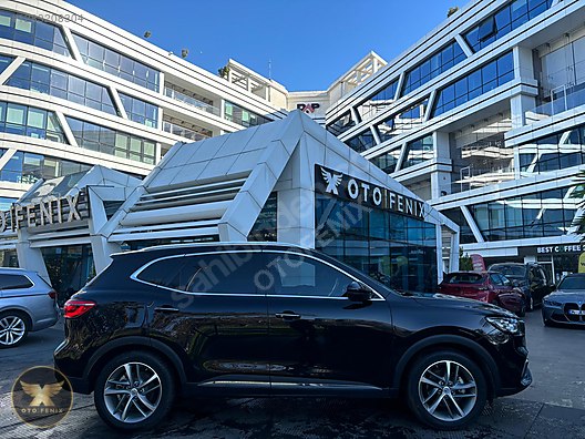 OTOFENİX 2023 MG HS 1.5 T-GDI LUXURY 360+CAM TAVAN HATASIZ